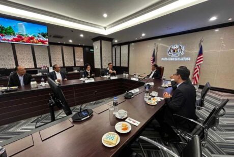 沈良西发布与马来西亚议员会面照片