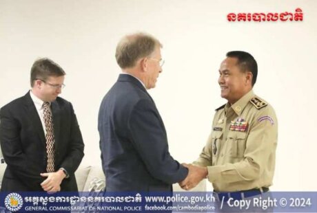 柬警察“一把手”向美国大使承诺 将加强打击电诈