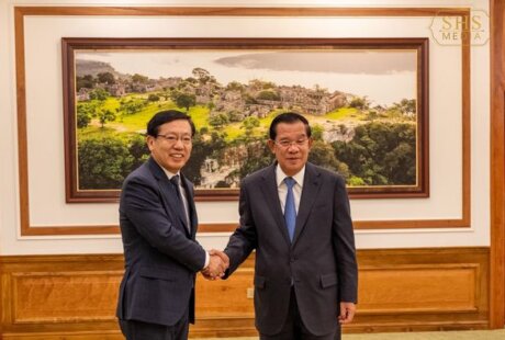 中国驻柬大使王文天向洪森正式辞行