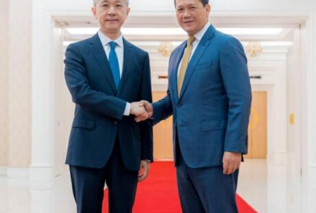 柬埔寨总理洪马内会见中国大使