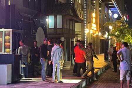 金边一夜店32名男女被捕