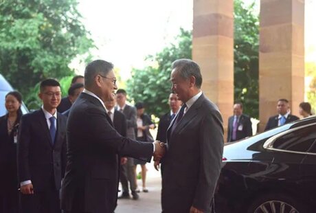 王毅：愿同柬方一道共同打击网赌电诈