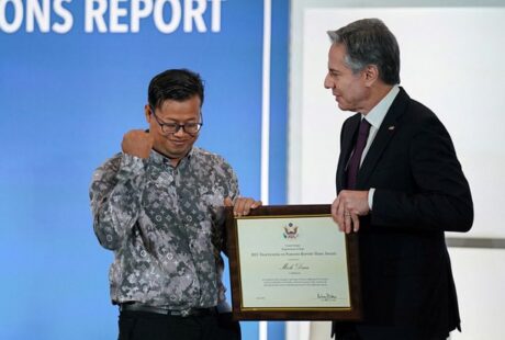 报道网络诈骗园区 柬埔寨记者获奖