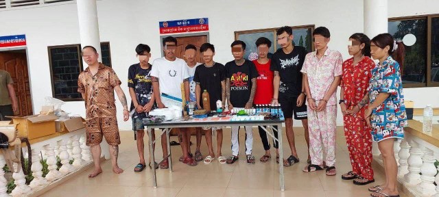 11人涉嫌贩毒被捕 包括1名中国人