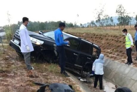 一名中国男子金港高速车祸身亡