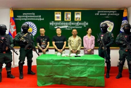 运毒品途中车辆爆胎 5名嫌犯被捕