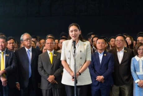 泰国总理完成新内阁名单 民主党加盟