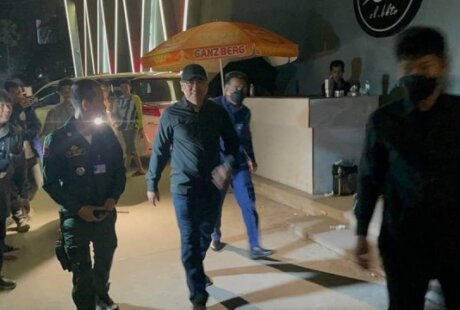 金边警方突查夜店 逮捕158名涉毒人员