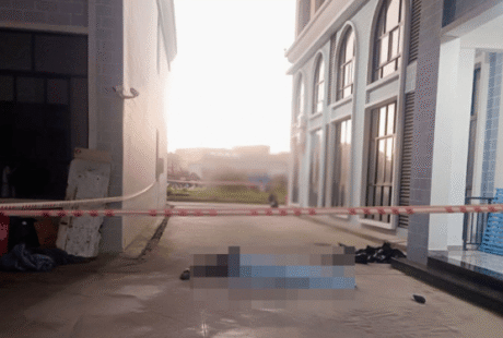 巴域一中国男子跳楼身亡