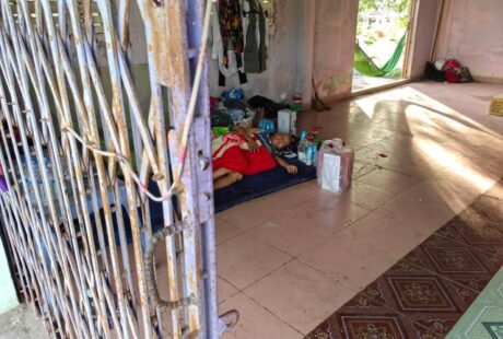住在金边墓地里的潮汕老人
